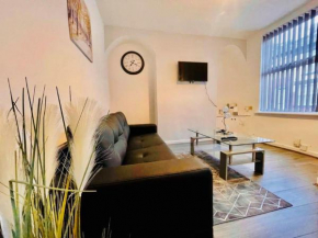 2 Bedroom House Close to Liverpool Stadia with Free Parking